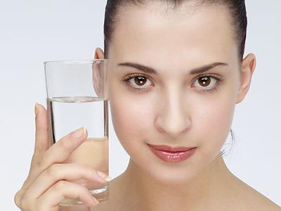 ¡Los beneficios del agua alcalina!